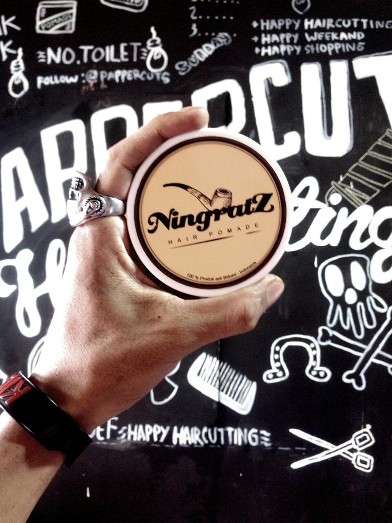 pappercuts's tweet image. 60k ningratz pomade