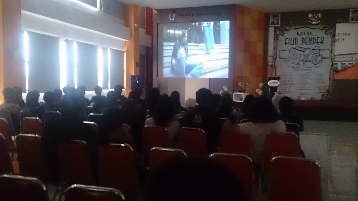 kfilmpendek's tweet photo. Acara screening dan awarding Kelas Film Pendek. Hari ini adalah perhelatan terakhir dari kelas Film pendek https://t.co/eb3ITrOIEh