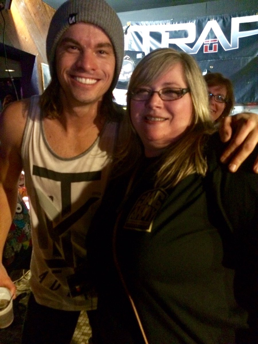 katm1113's tweet photo. @JeffreyAdamGutt @RivalCityHts  Thank u so much 4 the amazing time tonight and all of your kindness too! #RCH 🤘🏻🎸🎶🎤 https://t.co/euUh4NOgnB