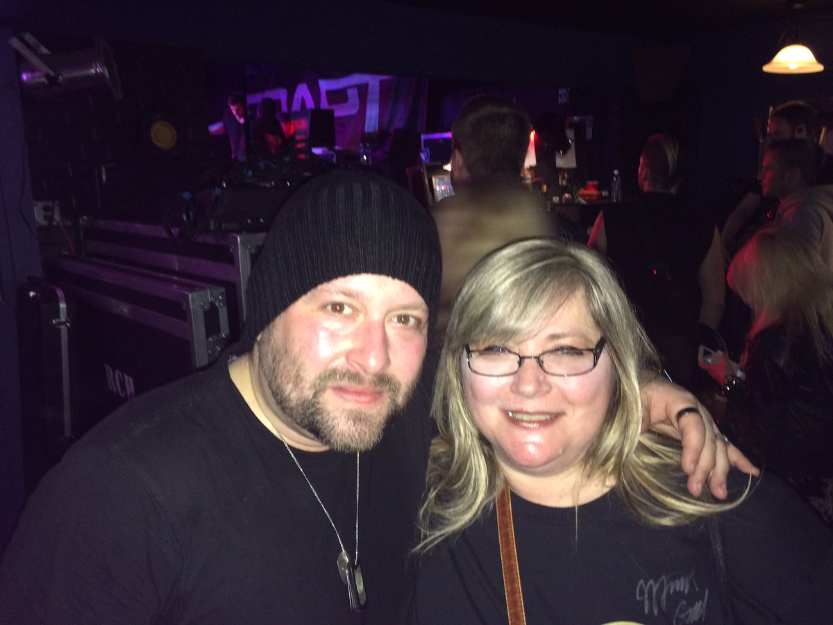 katm1113's tweet photo. @JeffreyAdamGutt @RivalCityHts  Thank u so much 4 the amazing time tonight and all of your kindness too! #RCH 🤘🏻🎸🎶🎤 https://t.co/euUh4NOgnB