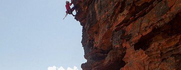 Mainpeak's tweet image. Read Gear Guru Mikl Law&apos;s story of a new route (first ascent) in the Blue Mountains! bit.ly/1RqABa9