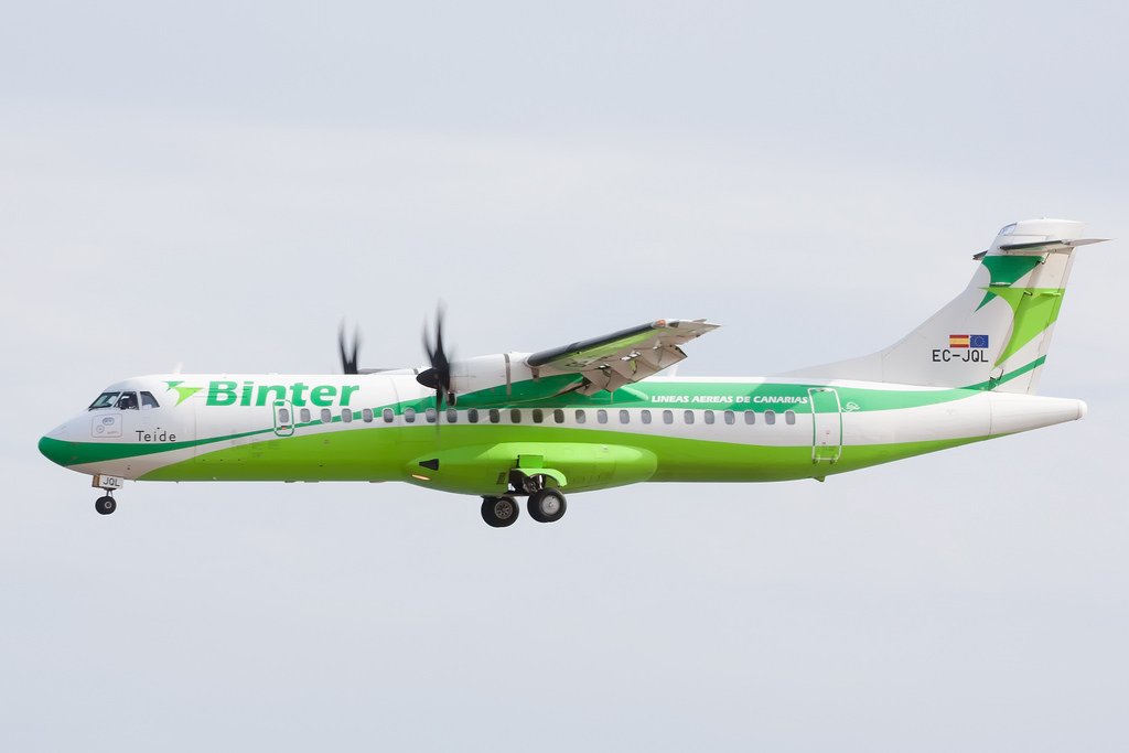 Canarias3punto0's tweet photo. @BinterCanarias oferta vuelos desde 14,20 euros #Bintazo https://t.co/9YZpxhnV0Z @jmpardellas @rafademiguelmar https://t.co/hZooF53cci