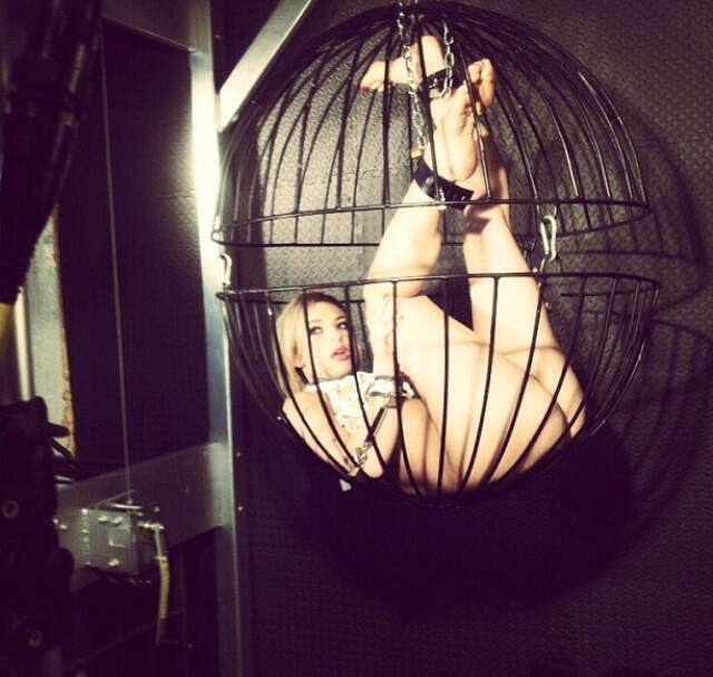 That one time I shot for @hustler Taboo magazine. #bdsm #taboo https://t.co/sQF7N73Ev1<a class="tags" href="/tag/hustler">@hustler</a><a href="/tag/bdsm"class="tags"><span>#bdsm</span></a><a href="/tag/taboo"class="tags"><span>#taboo</span></a>