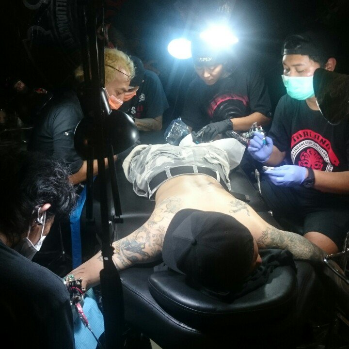 Tattoo Gangbang #malangundergroundfest olh Malang Tattoo Community