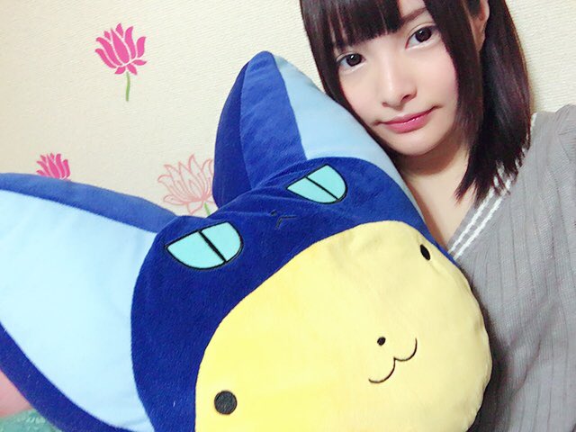 きのうゲーセンで取ったケロちゃん(^O^)  わしの枕(^O^) https://t.co/kLSpZteNAw