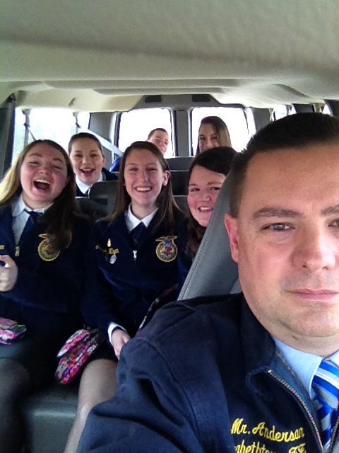 deucehorse1's tweet photo. @EtownFFA On our way to #SLLC2016! Van rides rock! #futureleaders #agedu365 #billbecomesalaw https://t.co/GFkqcCCw5I