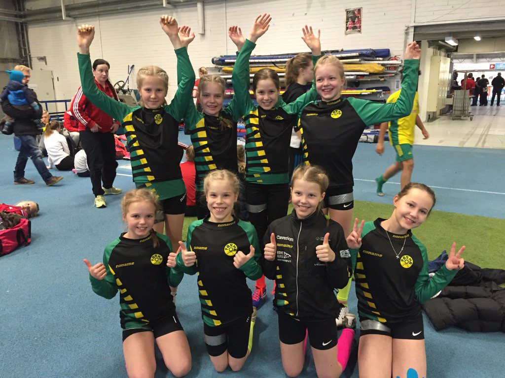 Vuorossa T11 4x100m viestit. Parma edustaa kahdella joukkueella, sen jälkeen kääntyvät loputkin nokat kohti Lietoa 😊