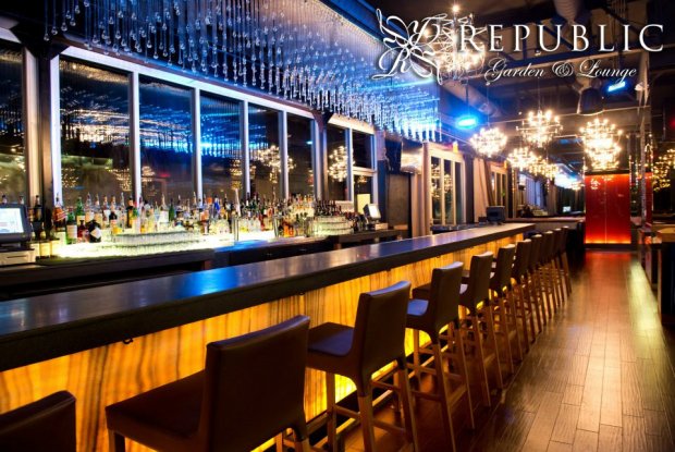 BoBAcoustic's tweet image. Our pal, @AllanBBeaton , is going to be having leaving drinks w/us at @RepublicReign from 7pm #Charleston #UpperKing