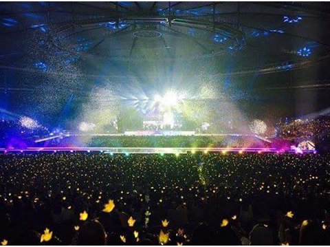 sugalicious92_'s tweet photo. Esta foto é lindissima, maravilhosa, vou sentir falta dos Big Bang 😭😭😭 #MADEFINALinSEOUL #MADEFINAL https://t.co/u9jFRvFJH2