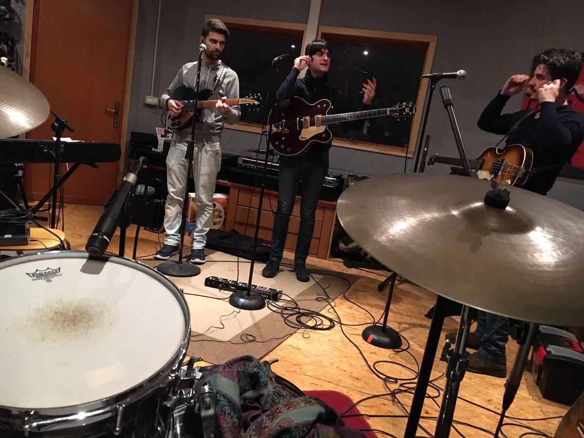 BeatleStory's tweet photo. A typical rehearsal day!! #beatlestory #rehearsal #studiosession #haveanicesunday https://t.co/DfCjigkwaM