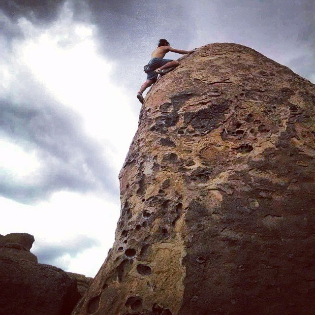 arciris_climb's tweet photo. No matter what you do, top out !
pc:@burds_eye_view IG
#rockclimbing #mountaineering #madeinusa #woodsunglasses https://t.co/8BvD8Mgm4v