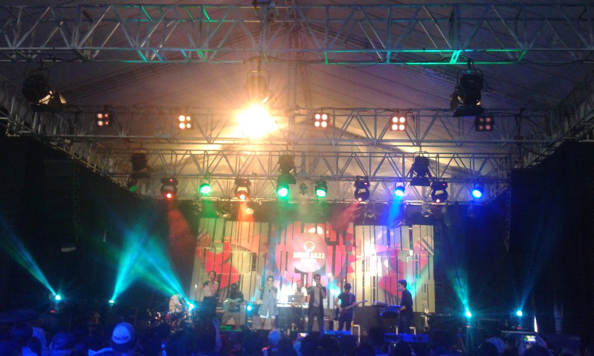 merchmaniacs's tweet image. Now on stage @GAC_music  at Java Jazz Coffee stage Promoted by @JavaFestPro  #JJF2016 #MMLivetweet #MMmedia