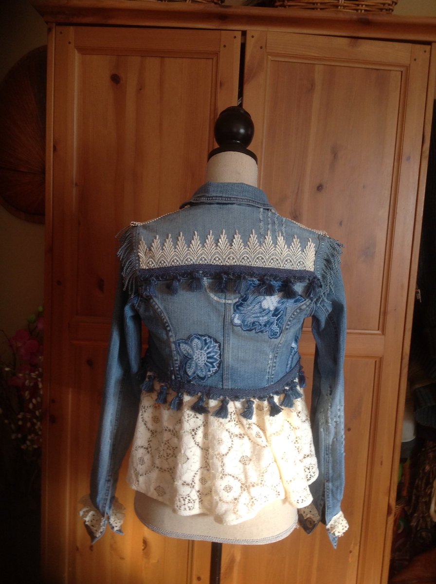 groovinggoddess's tweet photo. New upcycled jacket #coachella #alteredcouture #ptbofashion #greenfashion #ontarioetsy https://t.co/QwRyMoaXAo