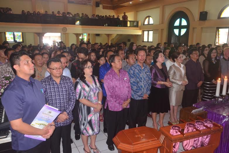 Pelantikan Panitia Perkemahan Kreatif Remaja GMIM Tahun 2016 tomohonkota.com/pelantikan-pan…