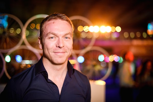 If you forgot about #MothersDay, RT &amp; follow to WIN a signed #SixDayLondon world champ jersey which you could...keep