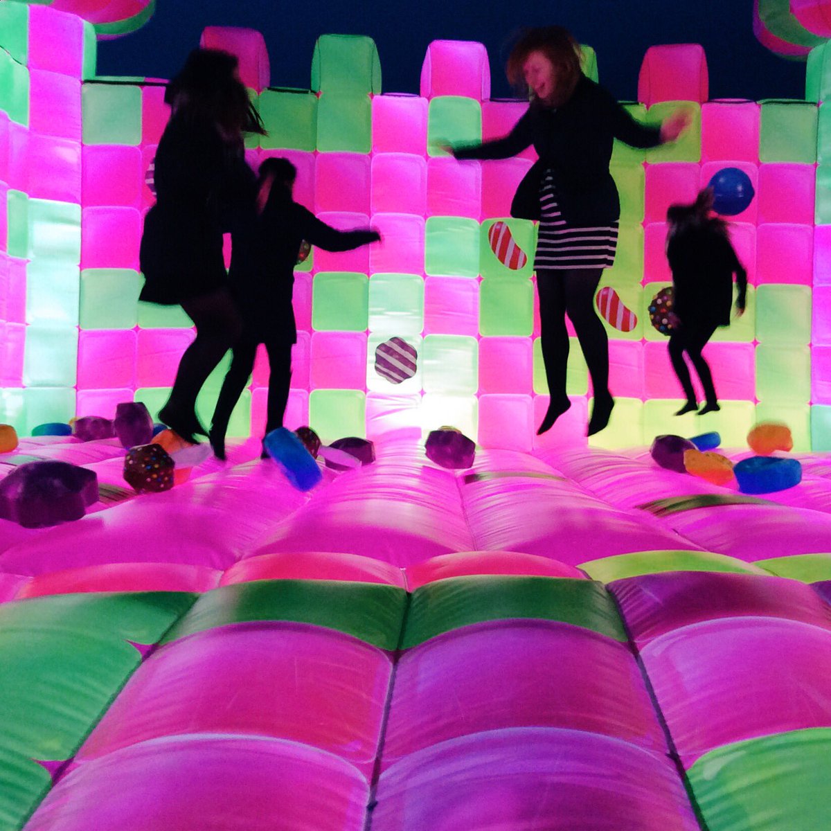 Rosedewy's tweet photo. Of course Marie and I had to go to @CandyCrushJelly's adults-only #BouncinghamCastle. π #MPCB https://t.co/lMeEgyFCEt