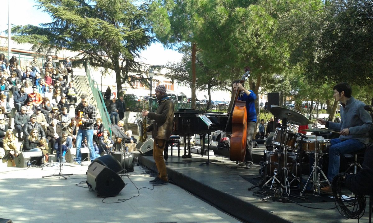 NOW PLAYING: <a href="/RocCalvet/">Roc Calvet</a> Quartet a la  Pl. Catalunya de Terrassa #35JazzTerrassa