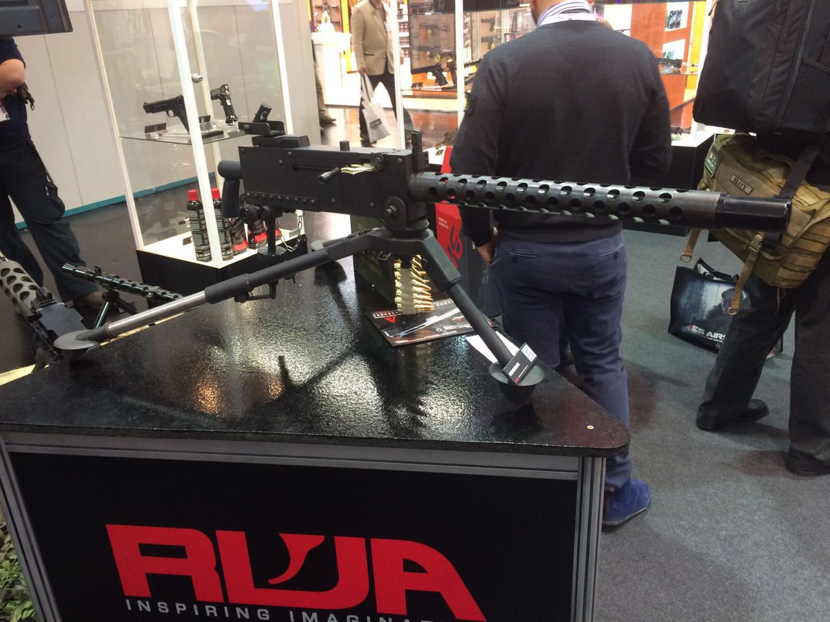 Airsofttotal's tweet photo. Estuvimos presentes en la #IWA viendo ultimas novedades y saludando a viejos amigos #Duelcode #Redwolf #airsoft https://t.co/zLxAXj0xAx
