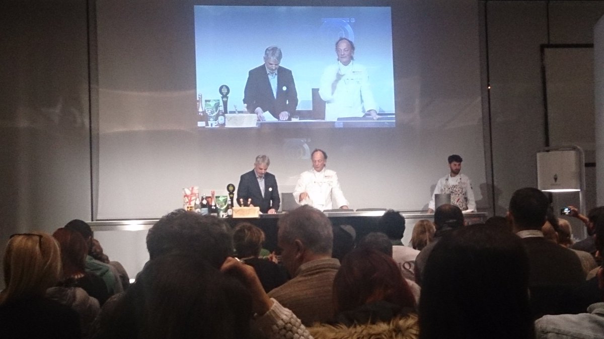 Lezione di sorbetti e gelati da inserire in menu con <a href="/morenocedroni/">Moreno Cedroni</a>. Idee al Margarita, cipolle, topinambur #IGmi16