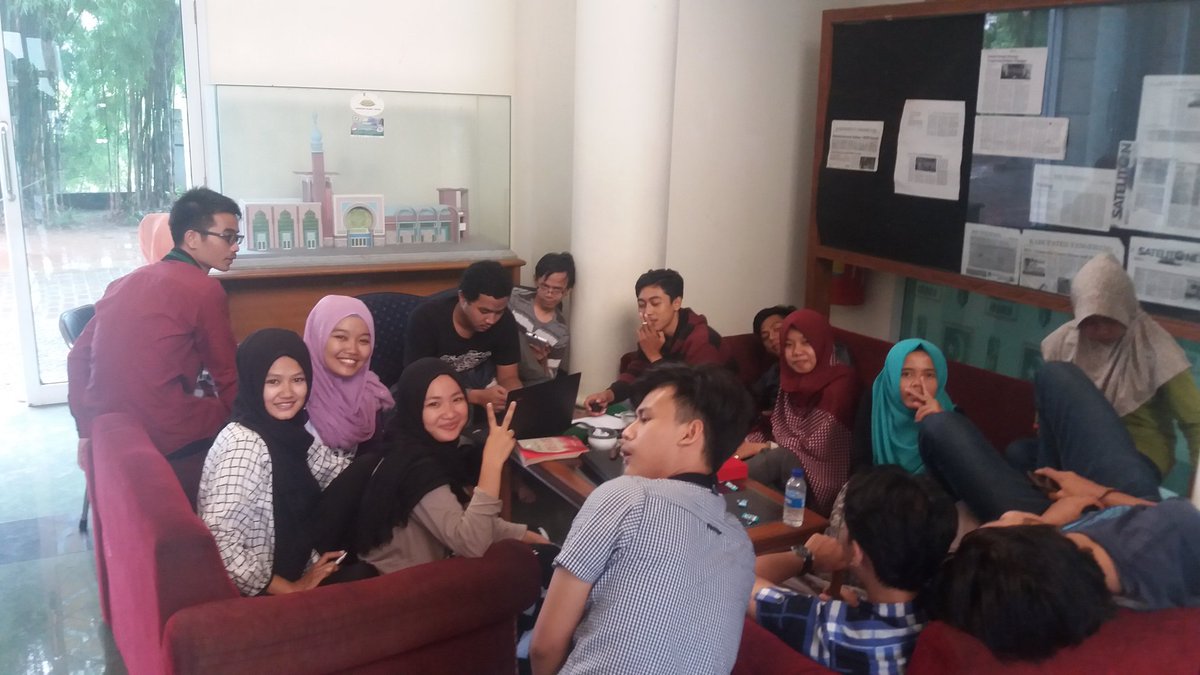 hmitangerang's tweet photo. Panitia LK 1 HmI Komiti. Cc: @Miqbalibrahim1 @ceceridha @idhanurhayati1 @cyntia_mz @Ayaturrohman27 @zee_fizma https://t.co/4NgGBhdo1q