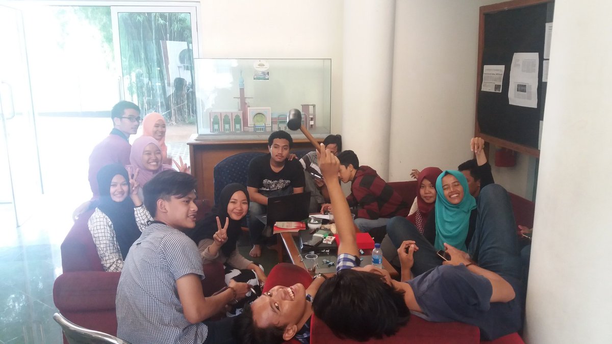 hmitangerang's tweet photo. Panitia LK 1 HmI Komiti. Cc: @Miqbalibrahim1 @ceceridha @idhanurhayati1 @cyntia_mz @Ayaturrohman27 @zee_fizma https://t.co/4NgGBhdo1q
