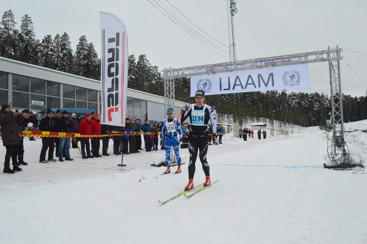 PirkanKierros's tweet photo. #PirkanHiihto 2016: Miesten 90 km perinteisen hiihtotavan ratkaisu nähtiin vasta loppusuoralla! #Tampere #hiihto https://t.co/24e2YpZk0W