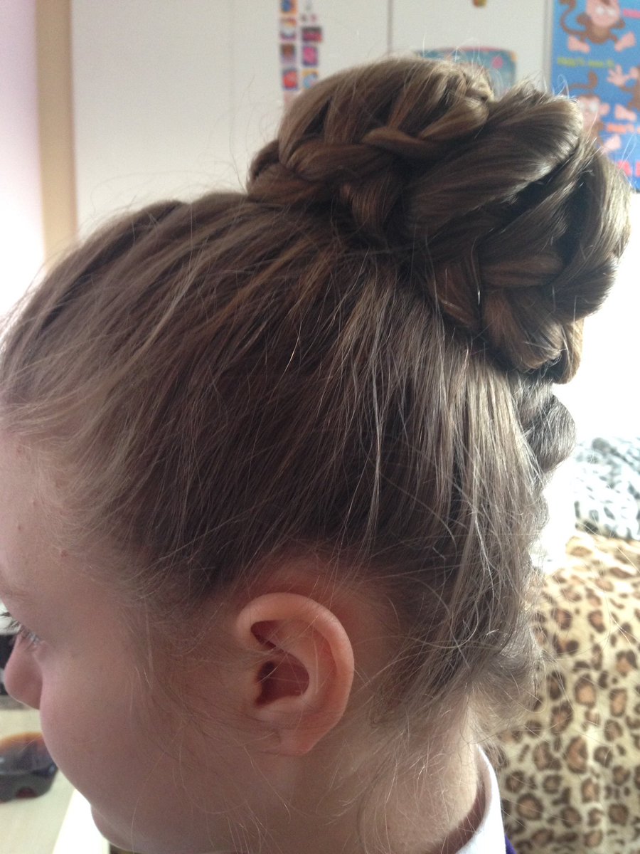 bryan_rebekah's tweet photo. Top and tail French braids with lace braided bun https://t.co/Dh1RfmZzCn