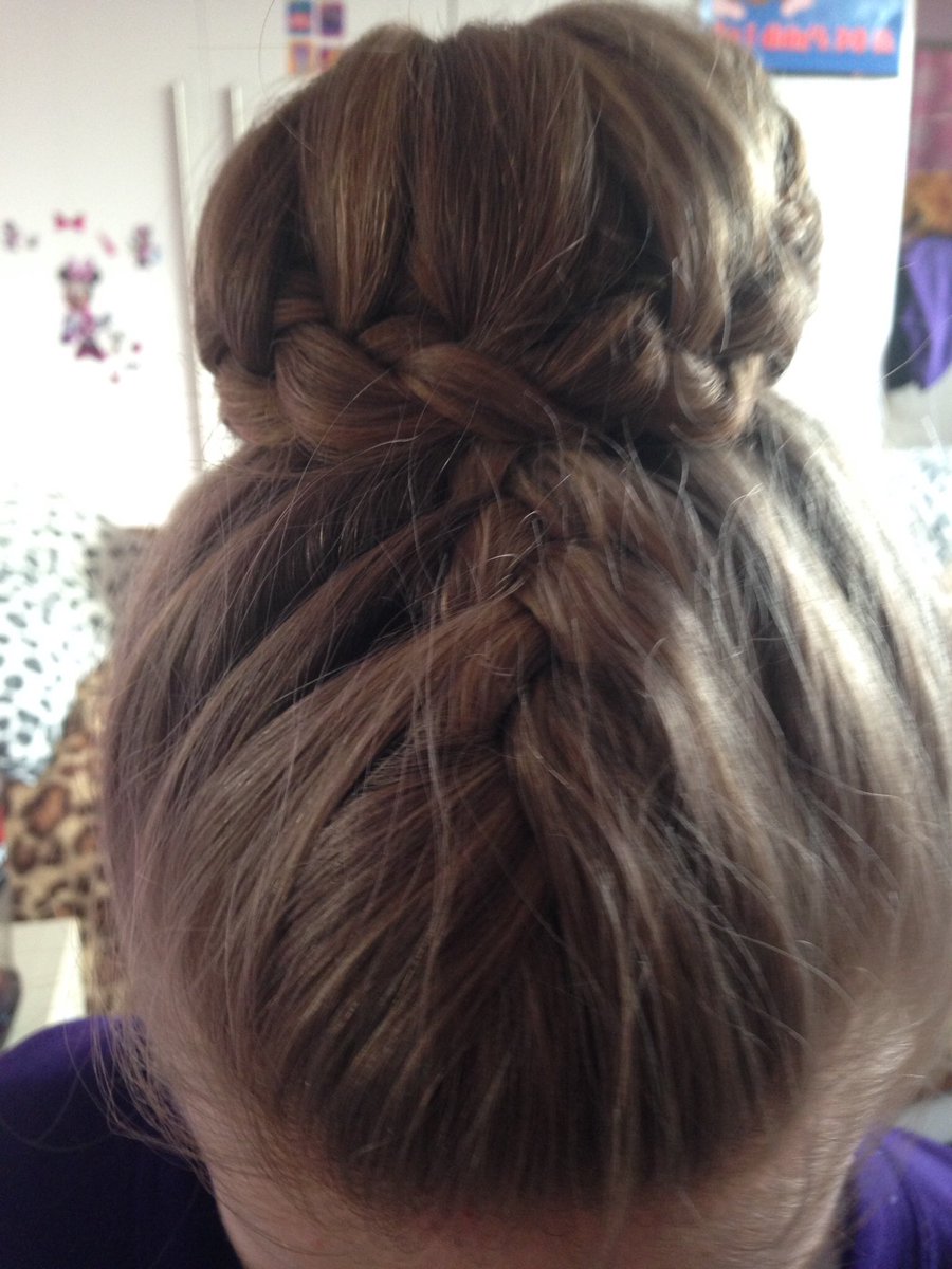 bryan_rebekah's tweet photo. Top and tail French braids with lace braided bun https://t.co/Dh1RfmZzCn