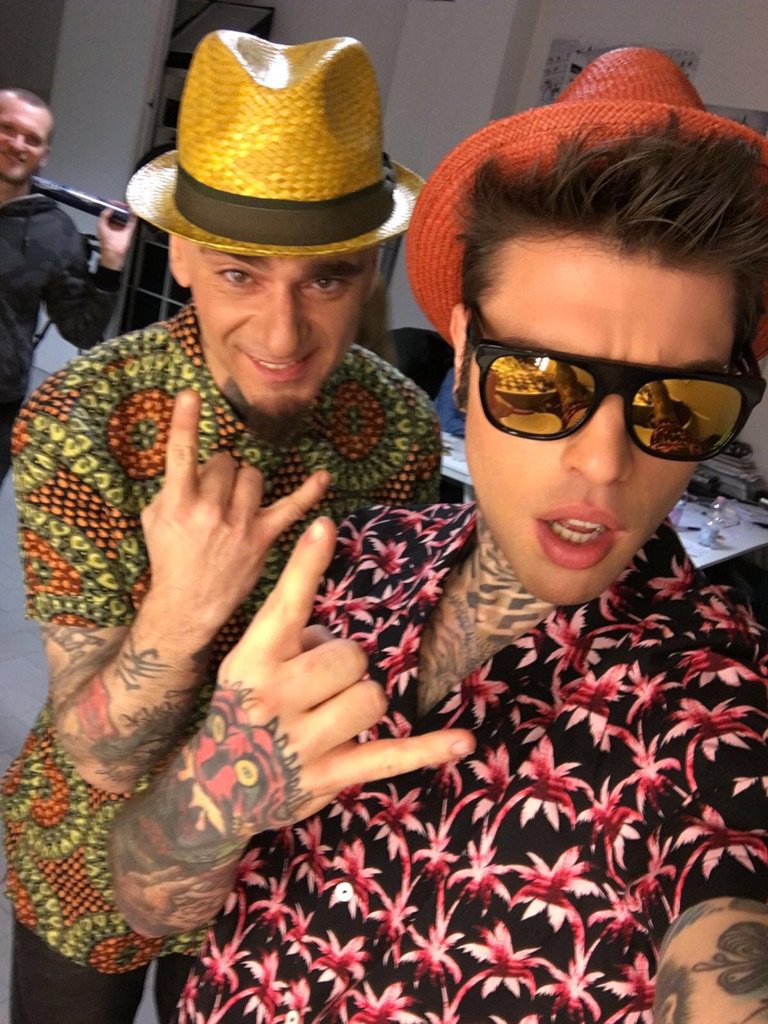 jaxofficial's tweet photo. È come se un arcobaleno ubriaco ci avesse vomitato addosso.
Buona Domenica https://t.co/put6pMp2cl