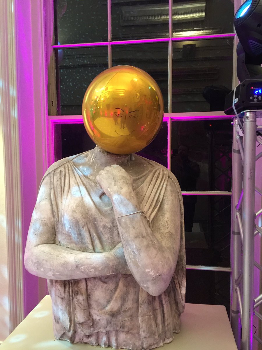 missioneventsuk's tweet photo. What to do with a spare balloon!!!!! https://t.co/5X0paV8zxg