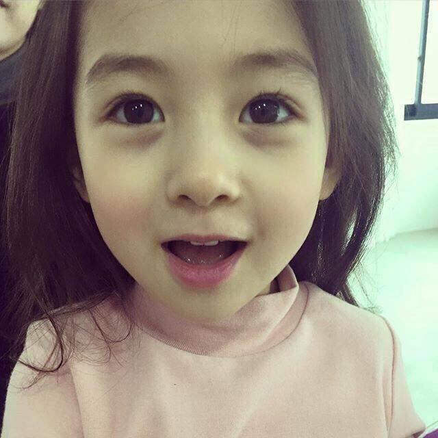illbeyourtoxic's tweet photo. ตอนท้องแม่น้องกินบาร์บี้เป็นอาหารรึเปล่าคะ สวยมากกก https://t.co/UeZqx8qRft