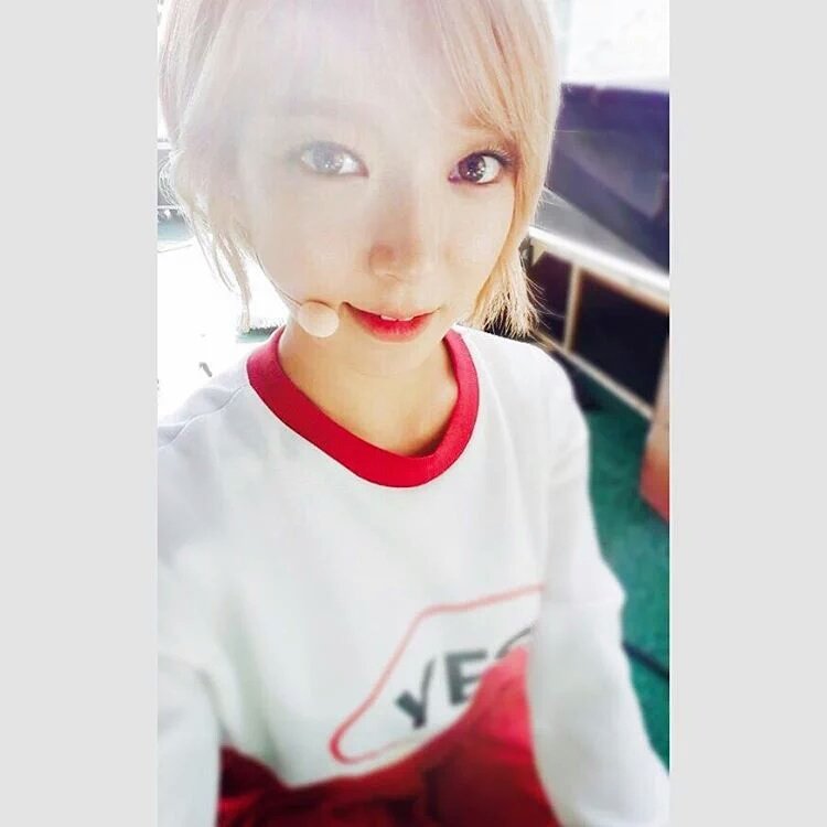 aoa_choa_90's tweet photo. #HappyChoaDay 😊🎈🎉🎂 https://t.co/TrczNZ6tB5