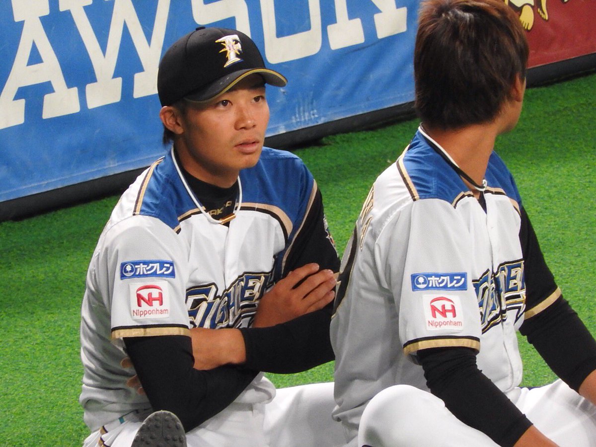 9_ky0n's tweet photo. 03.05 札幌ドーム

卓也×慎吾
仲良し過ぎやない？
くっつきすぎやない？
ちょっと仲間に入れて？← https://t.co/OlnN1ujXgi