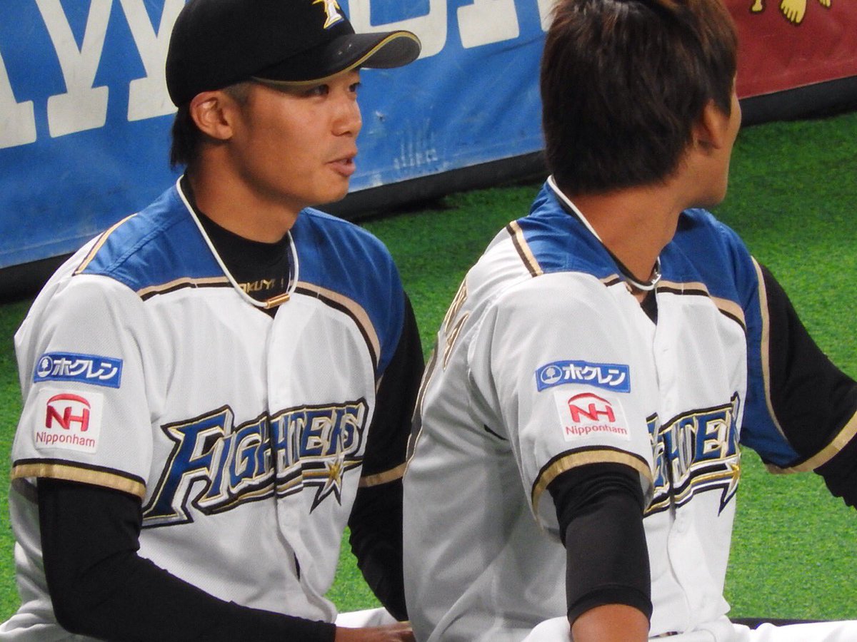 9_ky0n's tweet photo. 03.05 札幌ドーム

卓也×慎吾
仲良し過ぎやない？
くっつきすぎやない？
ちょっと仲間に入れて？← https://t.co/OlnN1ujXgi