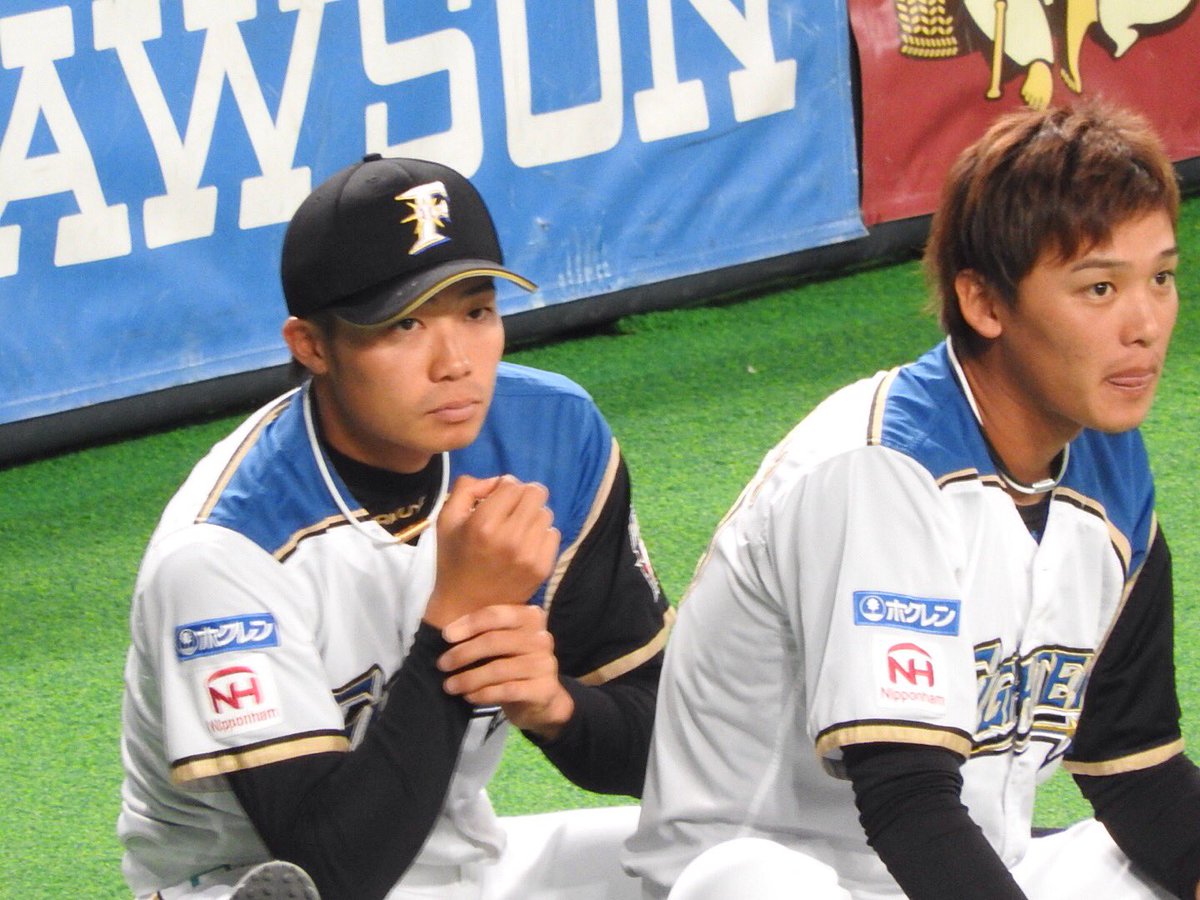 9_ky0n's tweet photo. 03.05 札幌ドーム

卓也×慎吾
仲良し過ぎやない？
くっつきすぎやない？
ちょっと仲間に入れて？← https://t.co/OlnN1ujXgi