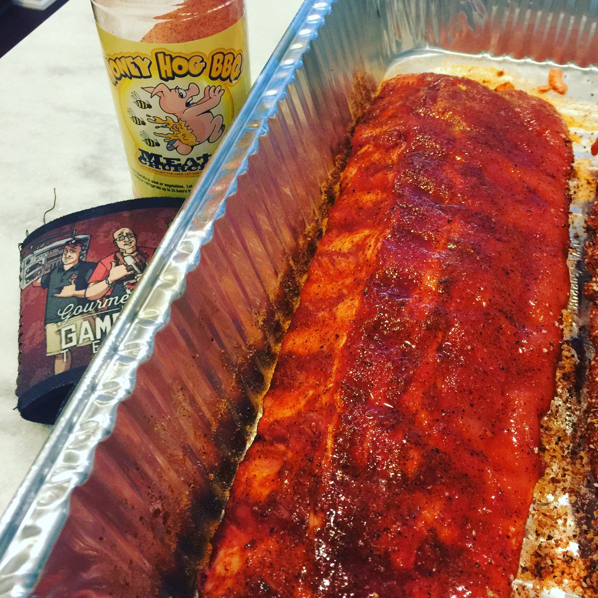 Gourmet_Gents's tweet image. 2nd rack of @CheshirePork baby backs have a nice coat of @MeatChurch Honey Hog BBQ on them. Great color &amp;amp; 👃🏻 great!