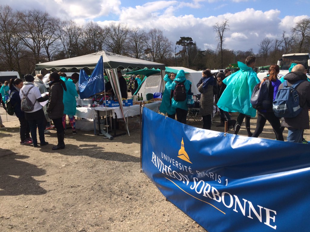 SorbonneParis1's tweet photo. L'université @SorbonneParis1 est bien présente sur le #SemiParis, tant sur la course que dans les stands ! #GoUP1 https://t.co/gCFccB4Mot