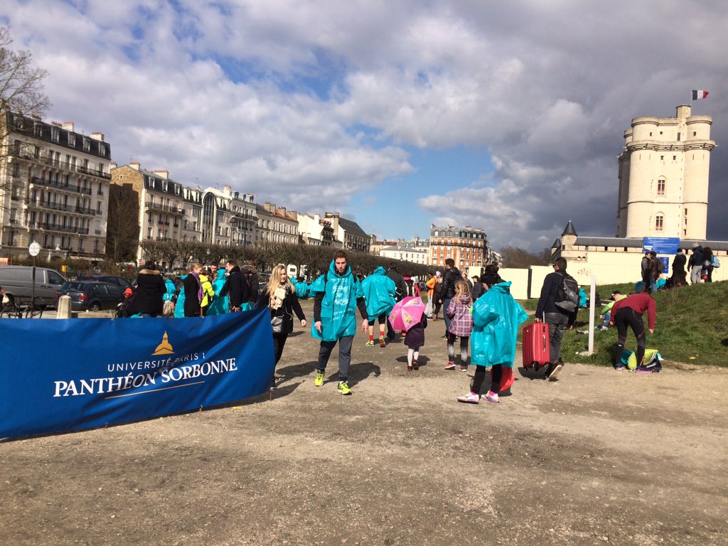 SorbonneParis1's tweet photo. L'université @SorbonneParis1 est bien présente sur le #SemiParis, tant sur la course que dans les stands ! #GoUP1 https://t.co/gCFccB4Mot