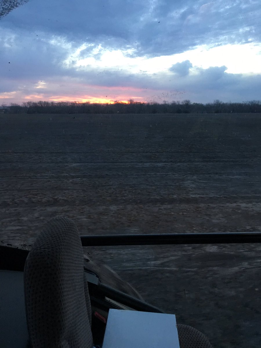 txgrainfarmer's tweet photo. Sun is coming up on another day of #plant16 https://t.co/SESczfb0l8