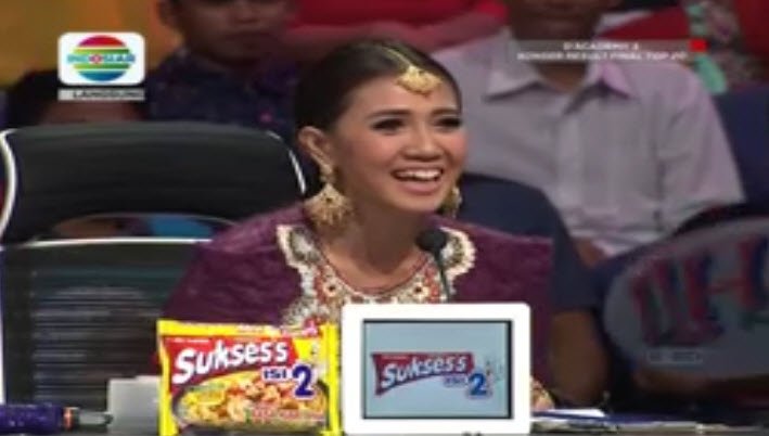 Kalau komentar Mba Eri ada nada yang gak pas dan dominan pop untuk <a href="/DA3_SarahRizkia/">Sarah Rizkia Tunnisa</a> . #DAcademy3