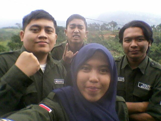 Seperti ini kekompakan kawan2 <a href="/BEM/">bem</a> UHAMKA ketika melakukan observasi Desa binaan di K. Bogor #Kemensos