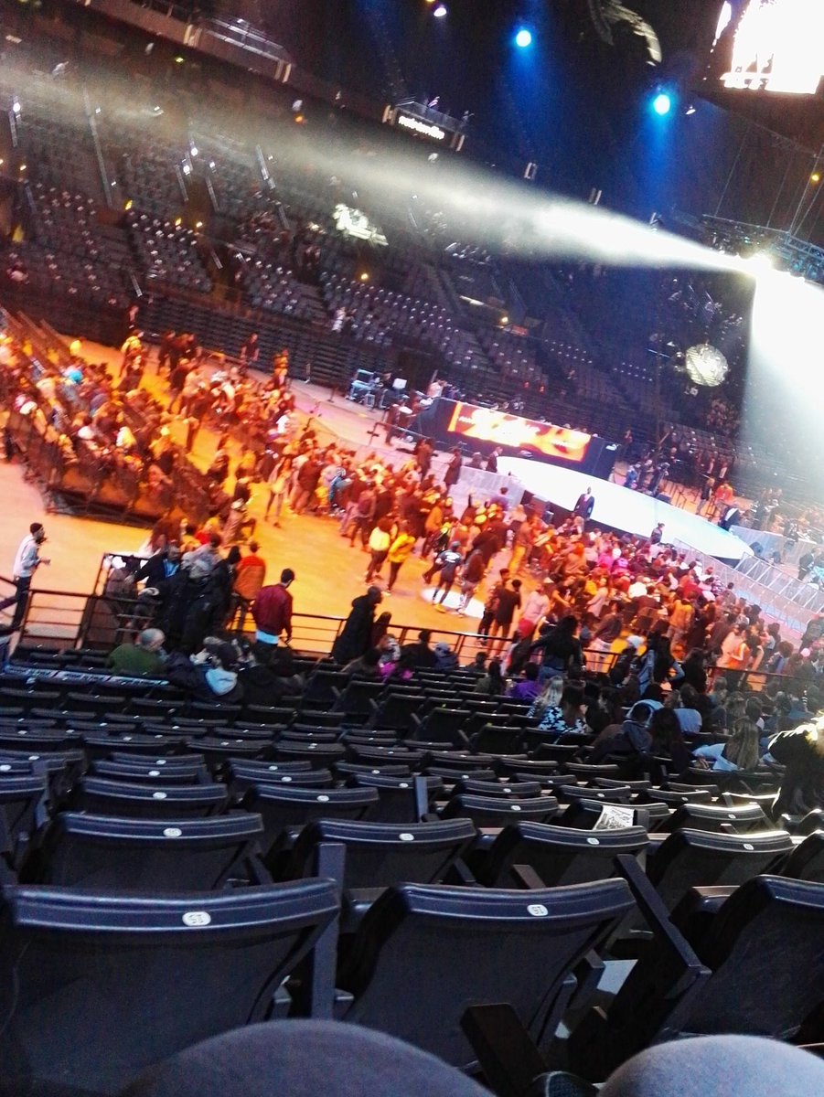 lesR_Bels's tweet photo. Au JUSTE DEBOUT 2016 #dance #enfin #joie https://t.co/l9nrW6PjQr
