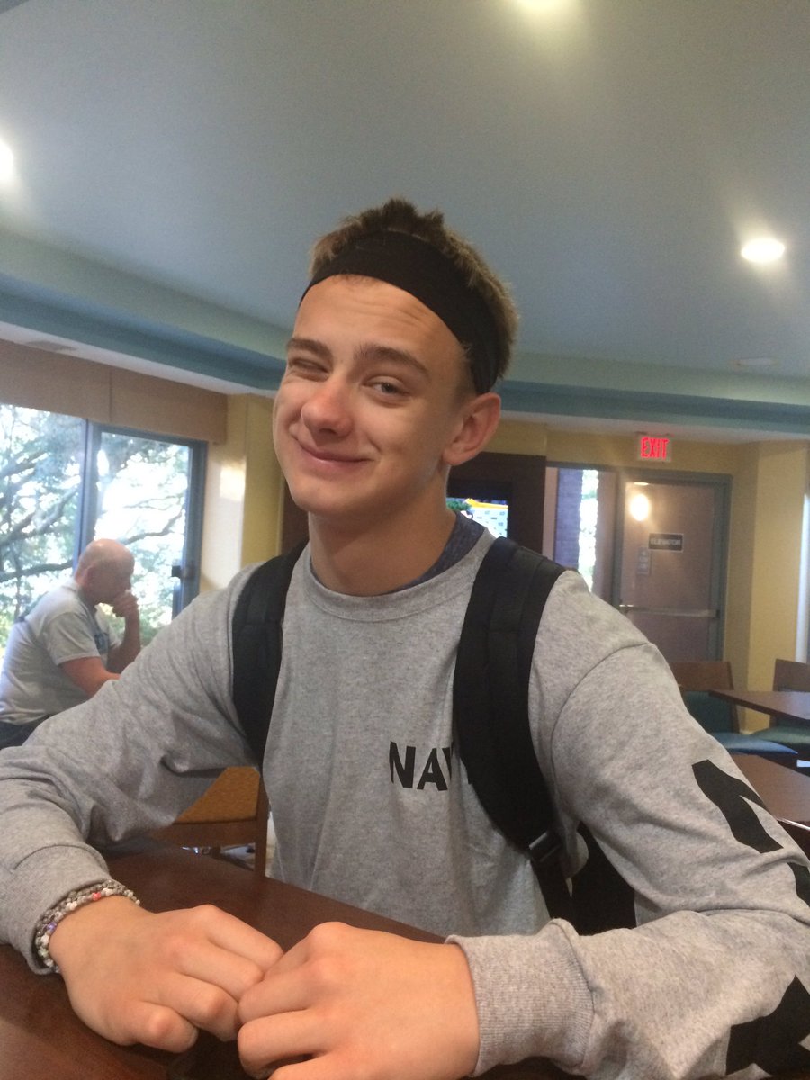 demiris_pigeon's tweet photo. please pray for my friend @EricsASims. nothing is wrong with him, he just won't take his stupid headband off https://t.co/m7w4ZIgxZf