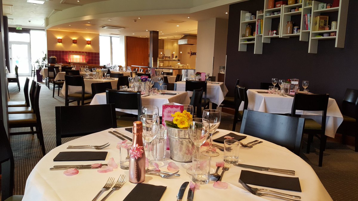 ISutherlandRBH's tweet photo. Ready to welcome all the wonderful mothers with a little pink fizz @BBouso @rgchutton @SteBench @Bclough_4 @bottega https://t.co/vr1jNvXT9B