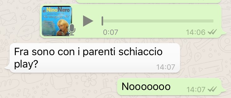 Quando mandi note audio trash e il tuo amico è a pranzo dai parenti. NON APRIRE QUELLA NOTA! 😅