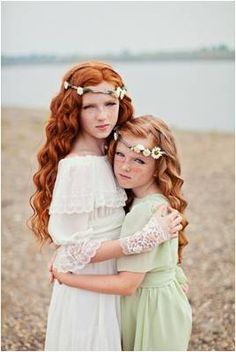 LilyevansLily's tweet photo. Happy mothers day mum from petunia and lily xxx https://t.co/ZDKumZVk0A