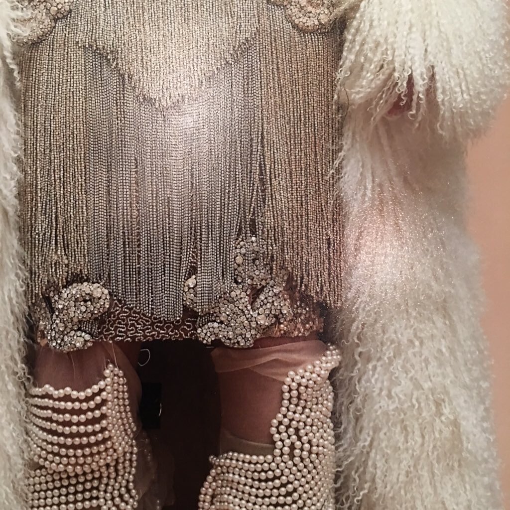 fvshiondvting's tweet photo. February Refresher: Kanye shows the world #YeezySeason3 and pushes basic-wear into high-end world of fashion #RSOF16 https://t.co/M7kd3H8eUy