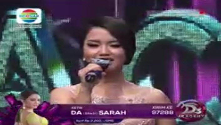 Suka dengan penampilan <a href="/DA3_SarahRizkia/">Sarah Rizkia Tunnisa</a> ?.
Jangan lupa untuk SMS terus. #DAcademy3