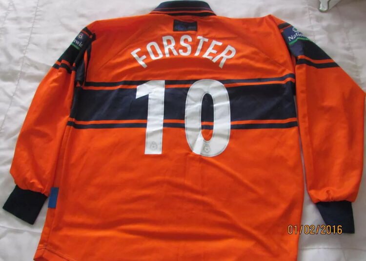 ReadingFCShirts's tweet photo. Lots of great #readingfc vintage football shirt auctions ending tonight https://t.co/GxP5Bm6dhb https://t.co/hZgM5n5vKT