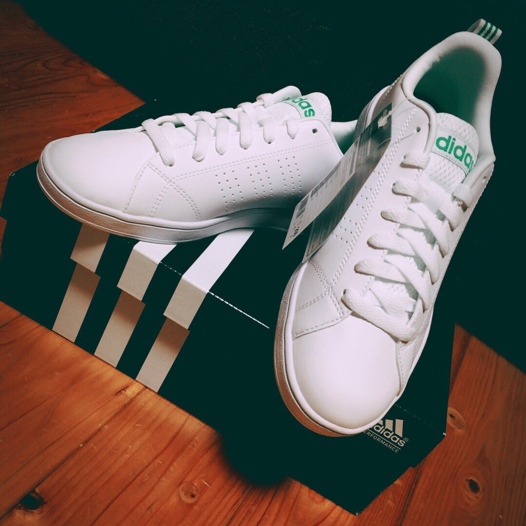 00225lily's tweet photo. 出遅れたけど GET😘❤️
またお金が飛んでいった〜
#adidas #adidasneo #VALCLEAN2 https://t.co/uz0W7z6DaY